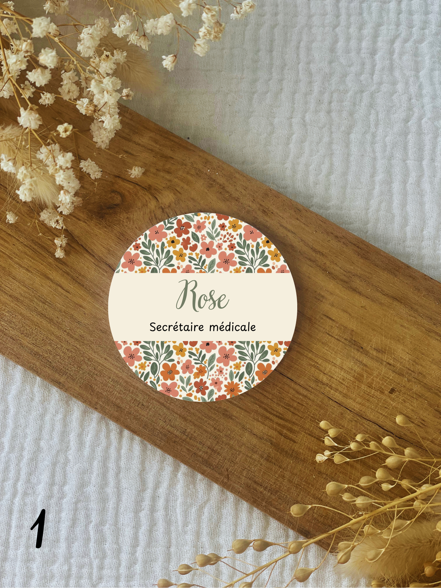 Badge soignant personnalisé 75mm Fleurs